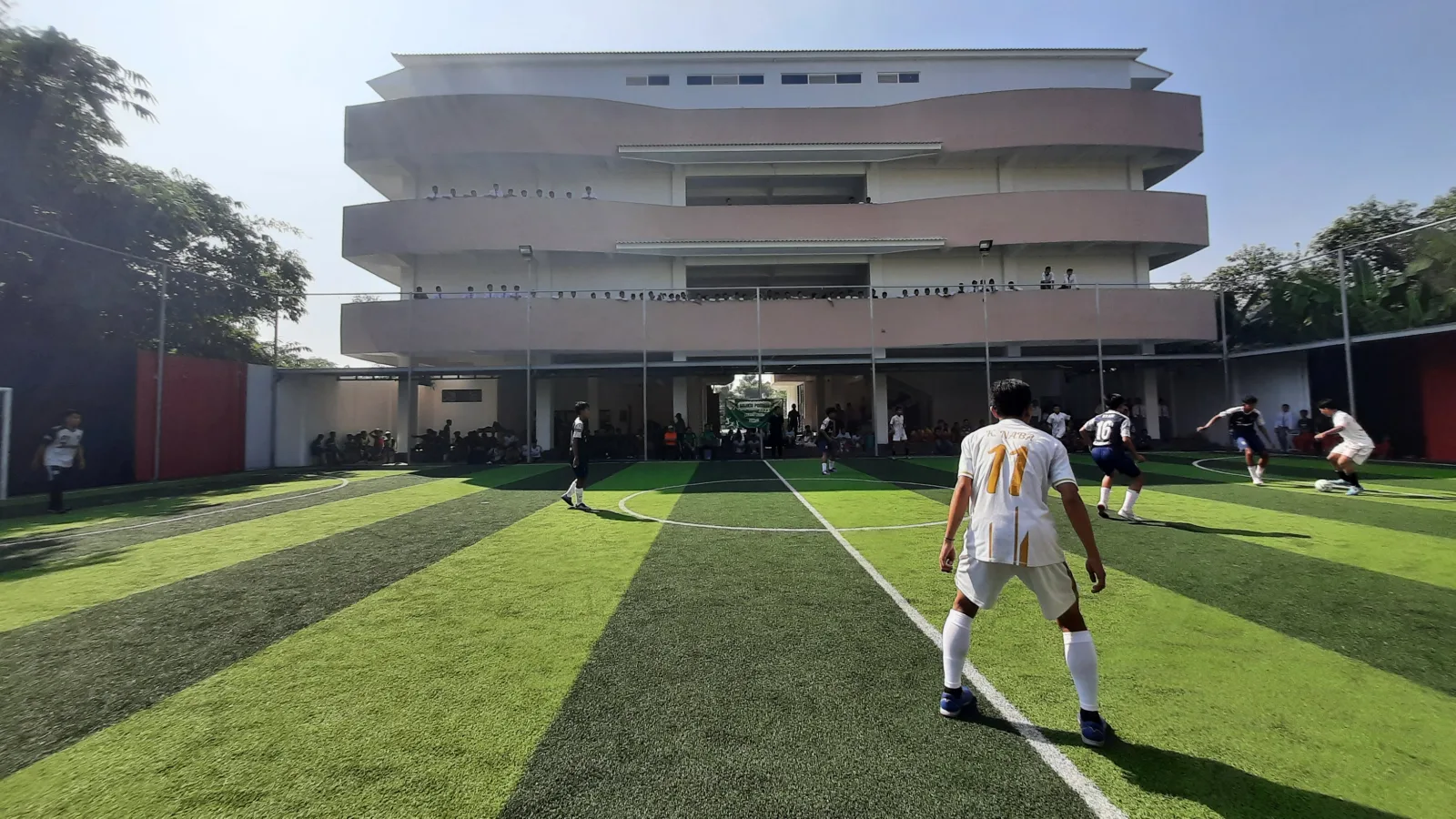 Muthala'ah di Halaman Madrasah foto 5